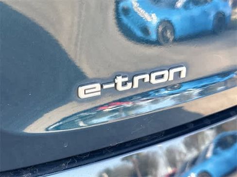 Used 2019 Audi e-tron Premium Plus image 5