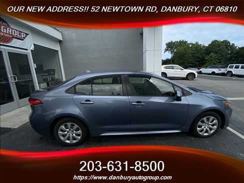 Used 2020 Toyota Corolla LE FWD image 6