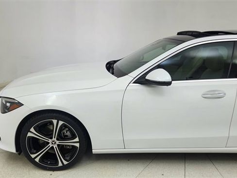 Used 2022 Mercedes-Benz C 300 Sedan image 4