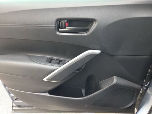 Used 2023 Toyota Corolla Cross LE FWD image 5