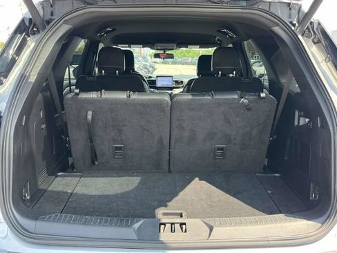 Used 2020 Ford Explorer XLT w/ Equipment Group 202A AWD/4WD image 21