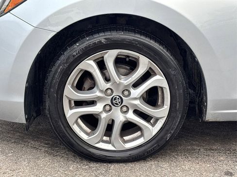 Used 2018 Toyota Yaris iA image 12