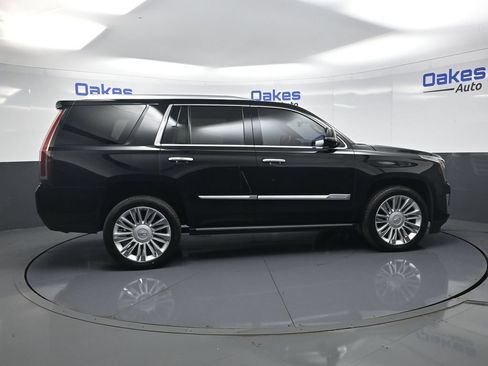 Used 2020 Cadillac Escalade Platinum AWD/4WD image 9