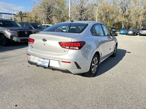 Used 2021 Kia Rio S w/ Technology Package image 4