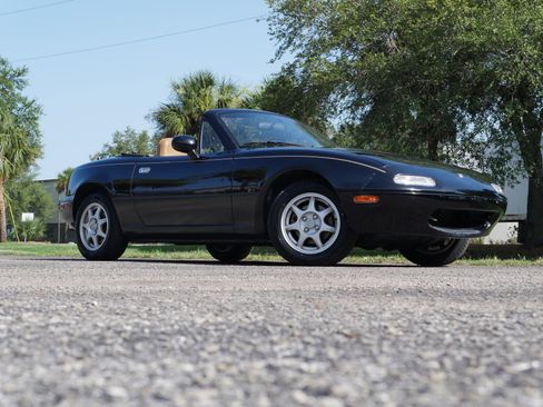 Used 1997 MAZDA MX-5 Miata RWD image 27