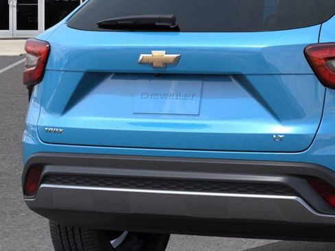 New 2026 Chevrolet Trax LT w/ Driver Confidence Package image 14
