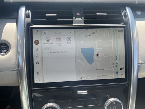 New 2025 Land Rover Discovery Metropolitan Edition image 24