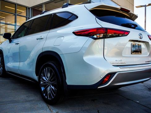 Used 2020 Toyota Highlander Platinum image 8