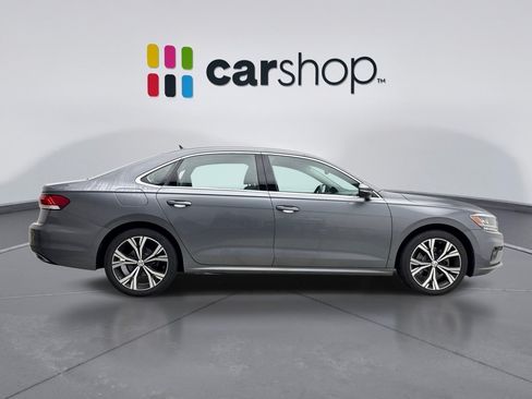 Used 2021 Volkswagen Passat 2.0T SE FWD image 6