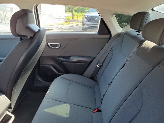 Used 2025 Kia K4 EX FWD image 12