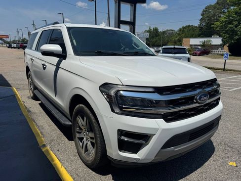Used 2023 Ford Expedition Max Limited RWD image 4