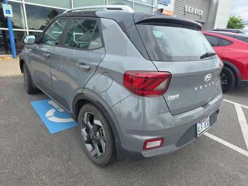 Used 2022 Hyundai Venue Limited w/ Cargo Package FWD image 7