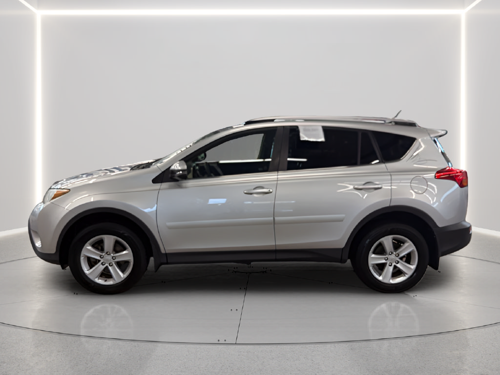 Used 2014 Toyota RAV4 XLE AWD/4WD image 3