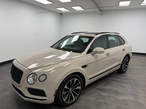 Used 2019 Bentley Bentayga AWD/4WD image 3