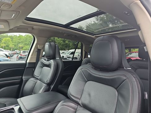 Used 2021 Lincoln Aviator Grand Touring w/ Equipment Group 302A AWD/4WD image 16