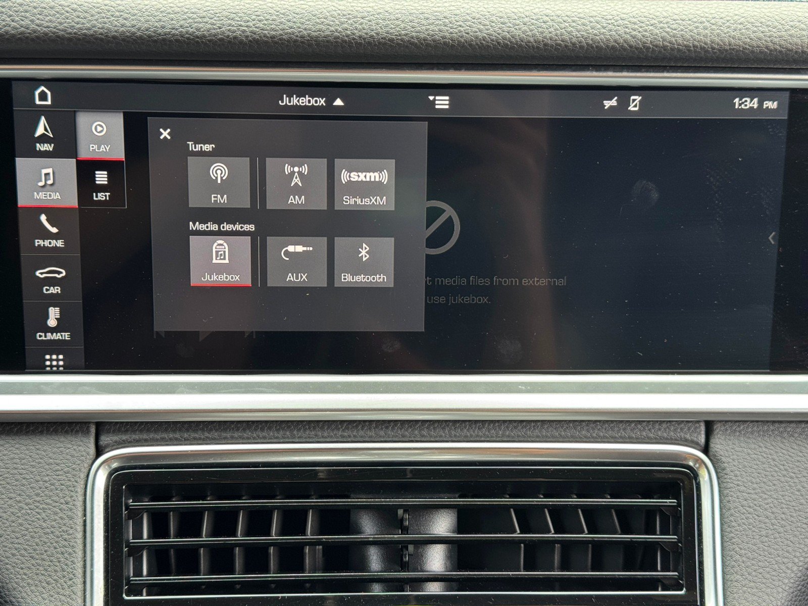 Used 2018 Porsche Panamera image 27
