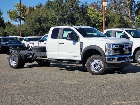 New 2025 Ford F550 4x4 SuperCab Super Duty image 1