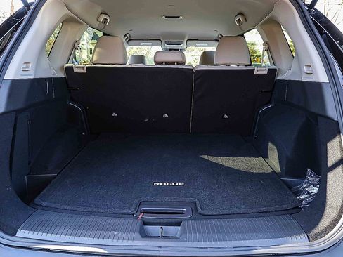 Used 2023 Nissan Rogue SV image 23