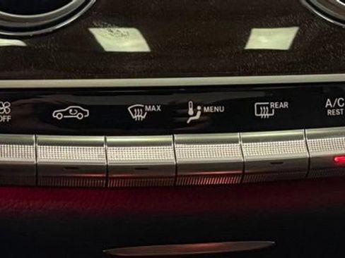 Used 2020 Mercedes-Benz S 560 Sedan w/ Premium Package image 19