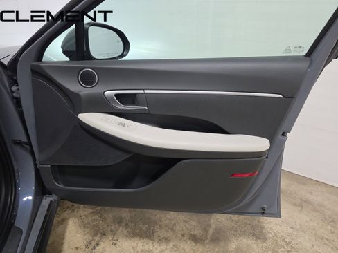 Certified 2025 Hyundai Sonata SE image 36