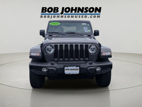 Used 2021 Jeep Wrangler Unlimited Sahara AWD/4WD image 6