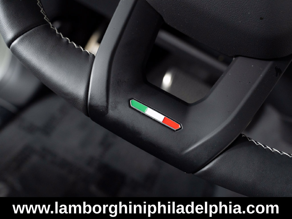 Used 2025 Lamborghini Urus S AWD/4WD image 31