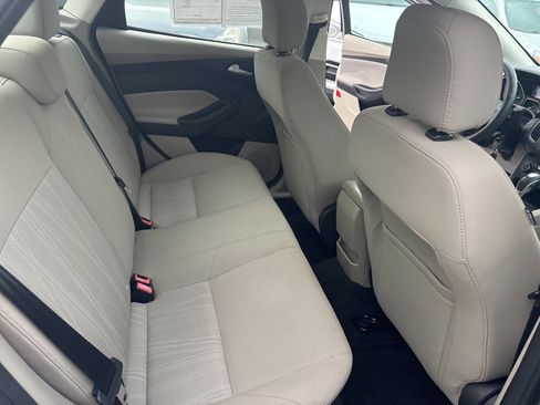 Used 2016 Ford Focus SE image 19
