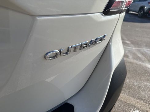 Used 2022 Subaru Outback Limited image 25
