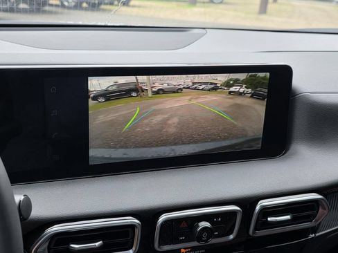 New 2026 Nissan Sentra SR w/ Floor Mat Package FWD image 12