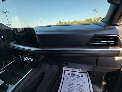 Used 2025 Chevrolet Tahoe Z71 w/ Comfort Package image 12