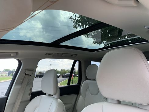 Used 2020 Volvo XC90 T5 Momentum w/ Protection Package Premier FWD image 28