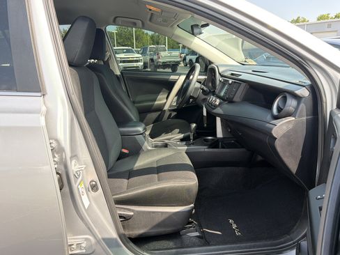 Used 2016 Toyota RAV4 LE FWD image 32
