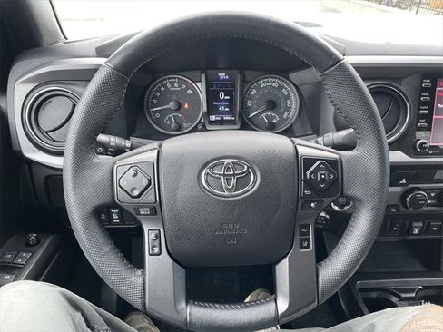 Certified 2022 Toyota Tacoma TRD Off-Road image 16