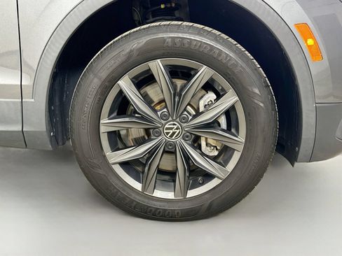 Used 2023 Volkswagen Tiguan SE FWD image 10