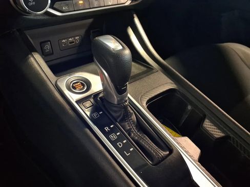 Used 2025 Nissan Sentra SV image 22