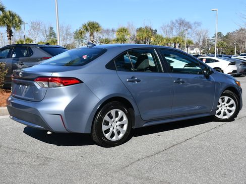 Used 2020 Toyota Corolla LE image 6