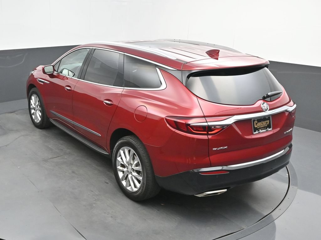 Used 2018 Buick Enclave Premium w/ LPO, Hit The Road Package FWD image 37