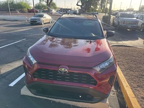 Used 2020 Toyota RAV4 LE w/ Carpet Mat Package AWD/4WD image 5