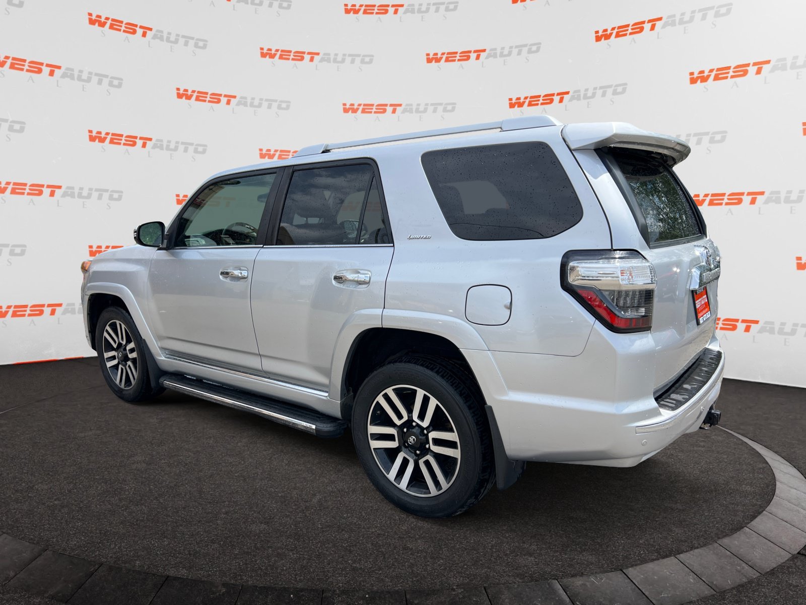 Used 2016 Toyota 4Runner Limited AWD/4WD image 3
