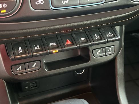 Used 2021 GMC Canyon AT4 w/ Driver Alert Package image 20