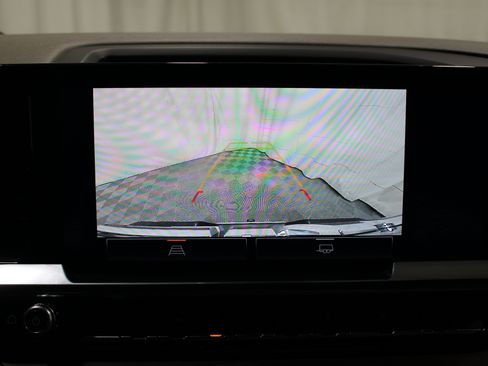 Used 2025 GMC Sierra 1500 SLT RWD image 16