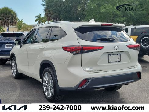 Used 2021 Toyota Highlander Limited AWD/4WD image 5
