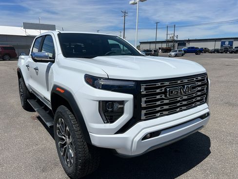 New 2026 GMC Canyon Denali w/ LPO, Black Badging Package AWD/4WD image 7