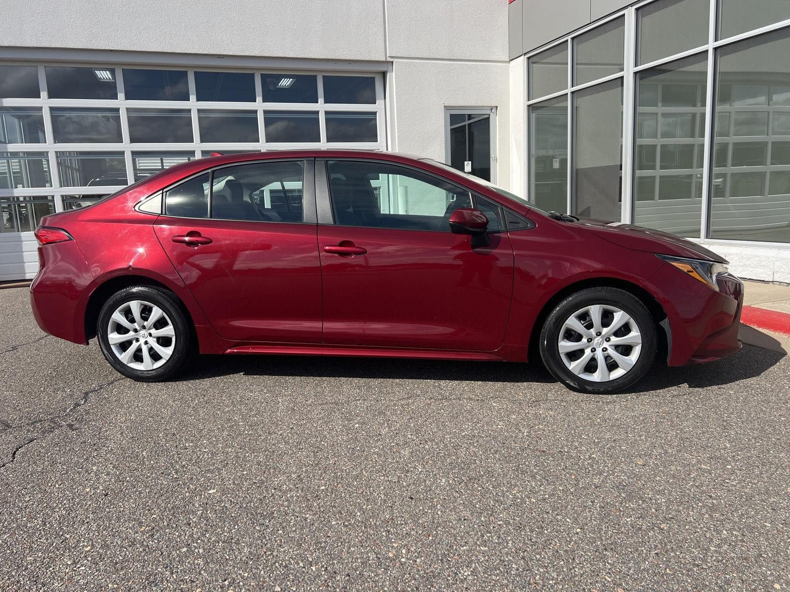 Used 2025 Toyota Corolla LE FWD image 17