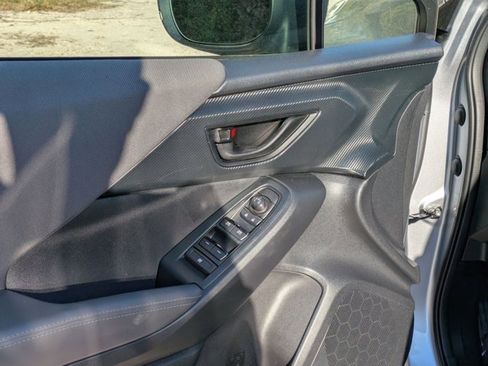 Used 2024 Subaru Crosstrek 2.0i Premium image 3