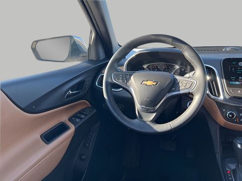 Used 2018 Chevrolet Equinox Premier image 10