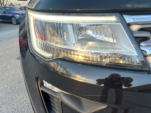 Used 2019 Ford Explorer Limited w/ Class III Trailer Tow Package image 24