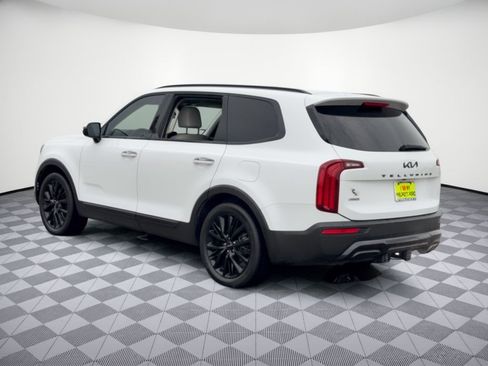 Used 2022 Kia Telluride SX w/ SX Prestige Package AWD/4WD image 3