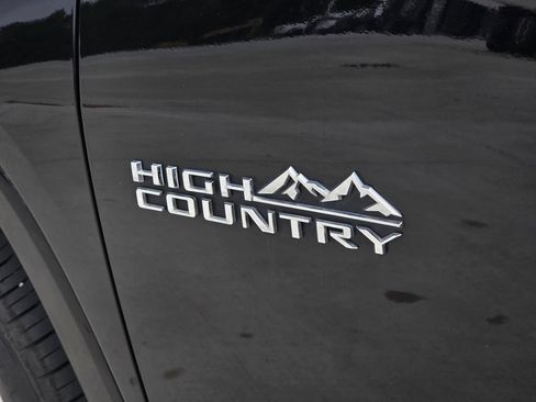Used 2023 Chevrolet Traverse High Country w/ LPO, Floor Liner Package FWD image 39