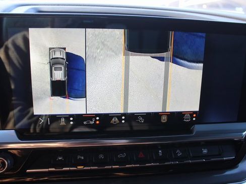 Used 2024 Chevrolet Silverado 1500 High Country w/ Technology Package image 36